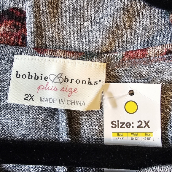 Bobbie Brooks Gray Floral Batwing 3/4 Sleeve High Low Sweater Top, Size 2X - Picture 4 of 7